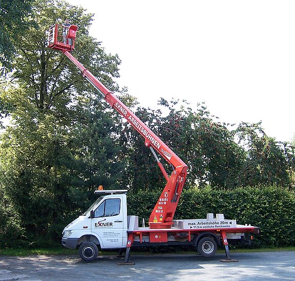 LKW-Arbeitsbühne TA 19