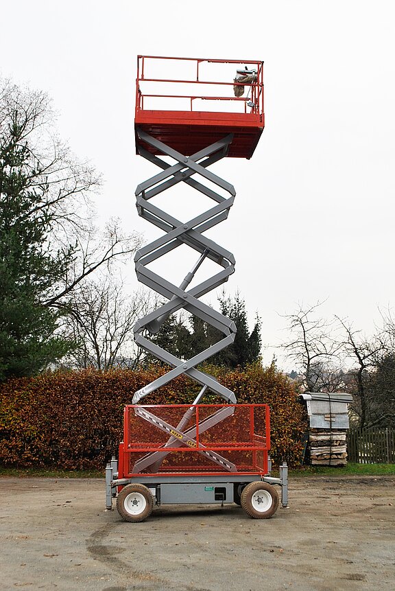 Scheren-Arbeitsbühne Skykack SJ6832 E