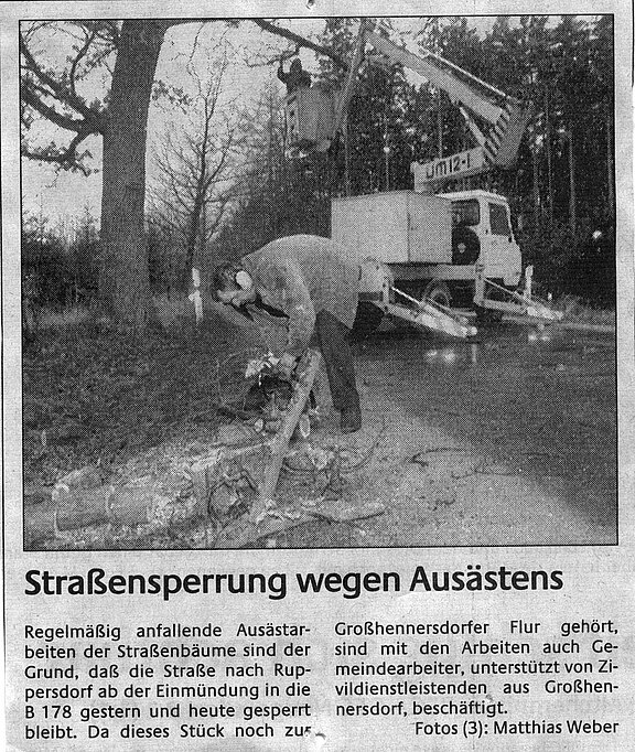 Straßensperrung wegen Ausästen