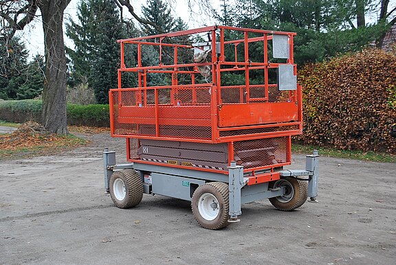 Scheren-Arbeitsbühne Skykack SJ6832 E