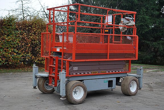 Scheren-Arbeitsbühne Skykack SJ6832 E